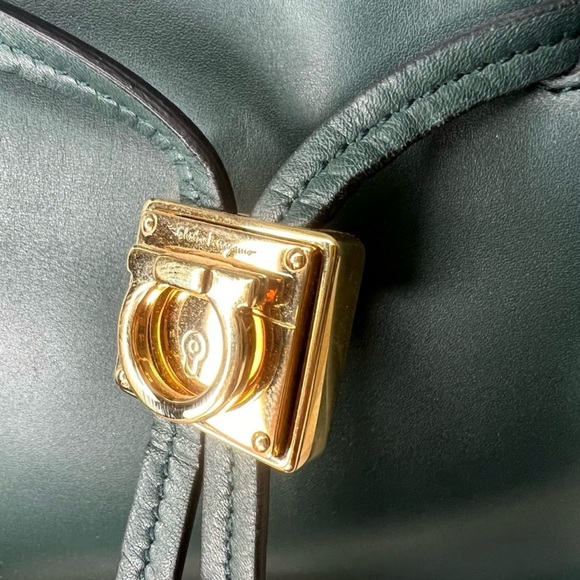 EUC Salvatore Ferragamo Like New Dark Green Sandy Bucket bag. Truly Exquisite!!! - Picture 8 of 8